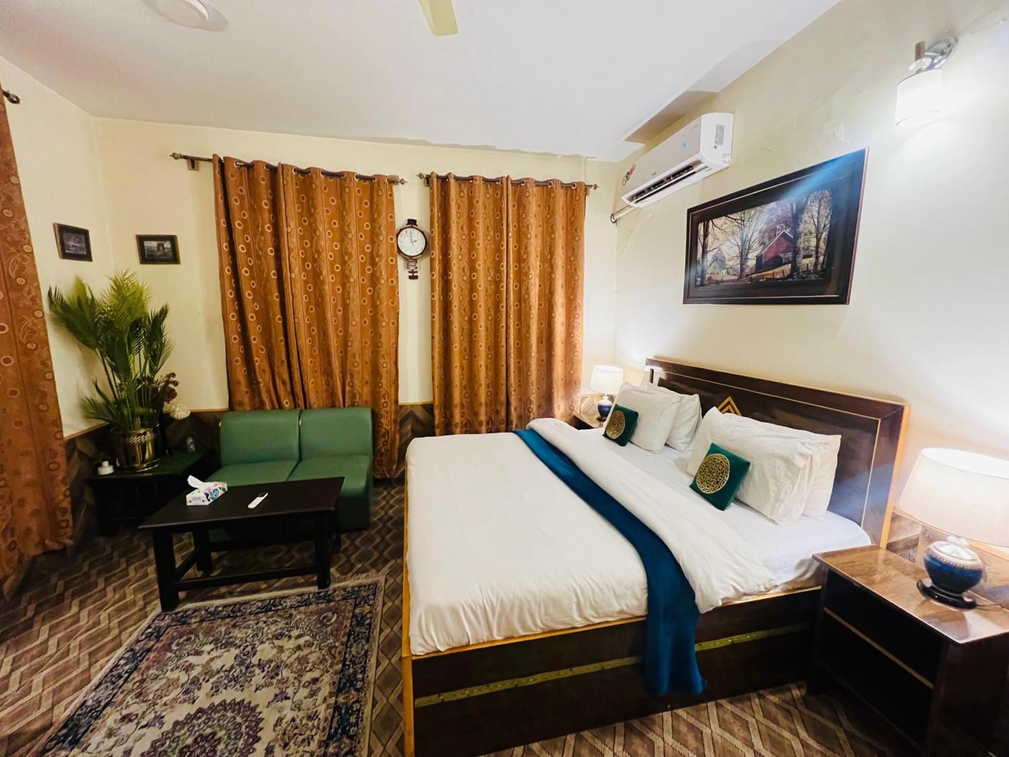 Duroyo Hotel Gilgit Exterior photo
